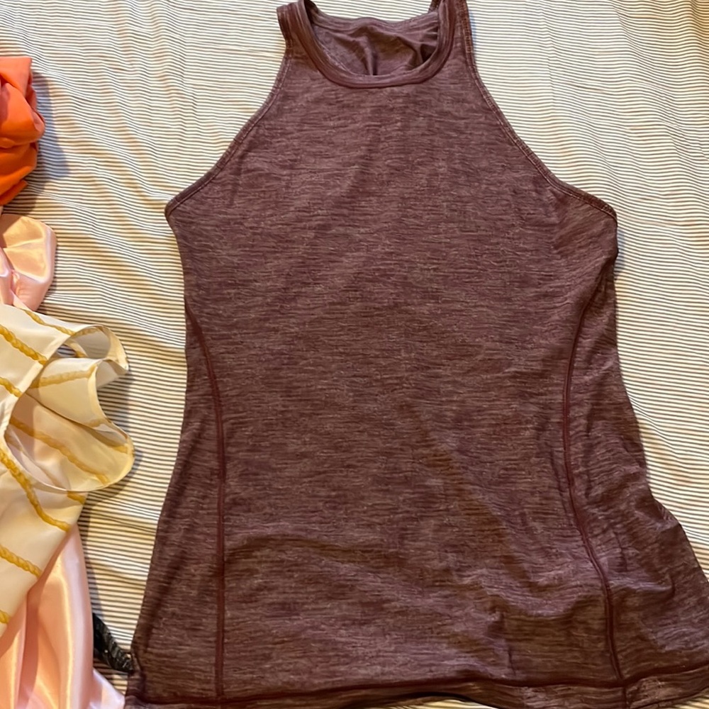 Lululemon tank